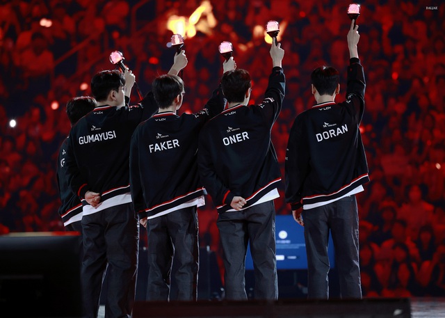 T1 lập cột mốc mới sau trận thắng HLE- Ảnh 2.