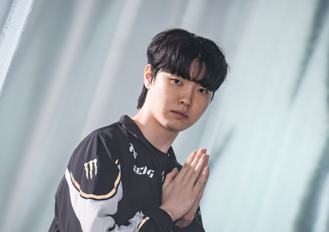 Chovy "gáy khét" sau khi hạ gục T1, thừa nhận vô tình được Riot ưu ái- Ảnh 2.