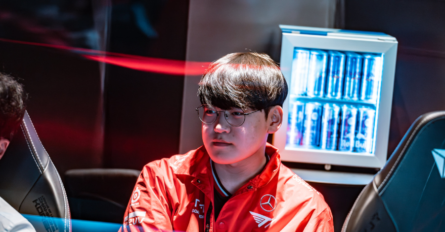 Gumayusi xứng đáng tuyển thủ LMHT đặc biệt nhất của năm 2025- Ảnh 2. Gumayusi xứng đáng tuyển thủ LMHT đặc biệt nhất của năm 2025- Ảnh 2.