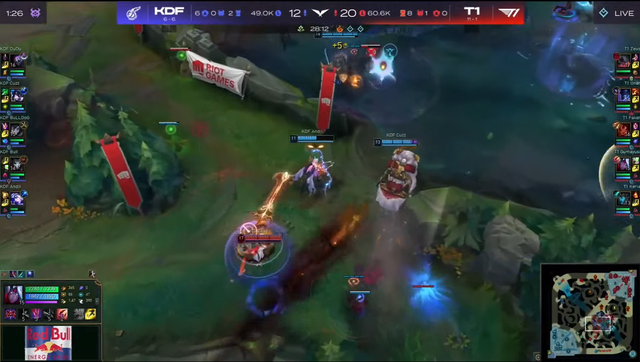 Zeus ít tài nguyên nhưng vẫn có thể luồn ra phía sau lưng KDF và hủy diệt các tướng mỏng manh bên phía đối thủ