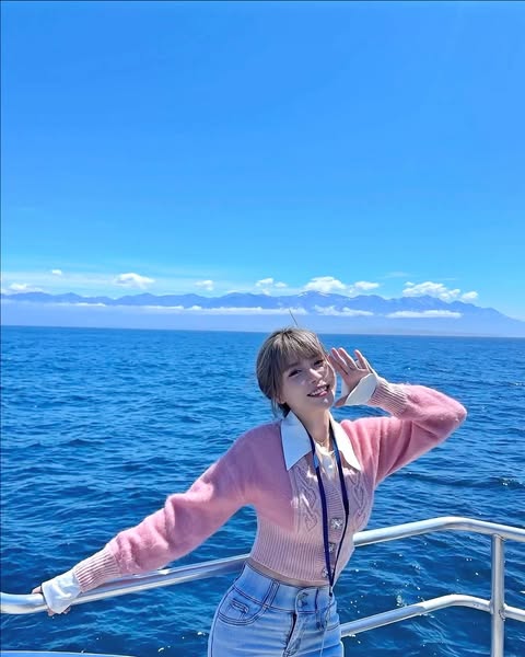 Nhiều khán giả cho rằng cô có thể khiến các fan của mình từ Esports và LMHT cảm thấy thất vọng khi cũng áp dụng chiêu trò để Nhiều khán giả cho rằng cô có thể khiến các fan của mình từ Esports và LMHT cảm thấy thất vọng khi cũng áp dụng chiêu trò để