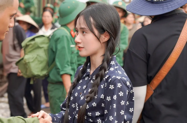 Cô đã làm tròn vai diễn và nhan sắc của cô cũng khiến nhiều người xao xuyến Cô đã làm tròn vai diễn và nhan sắc của cô cũng khiến nhiều người xao xuyến