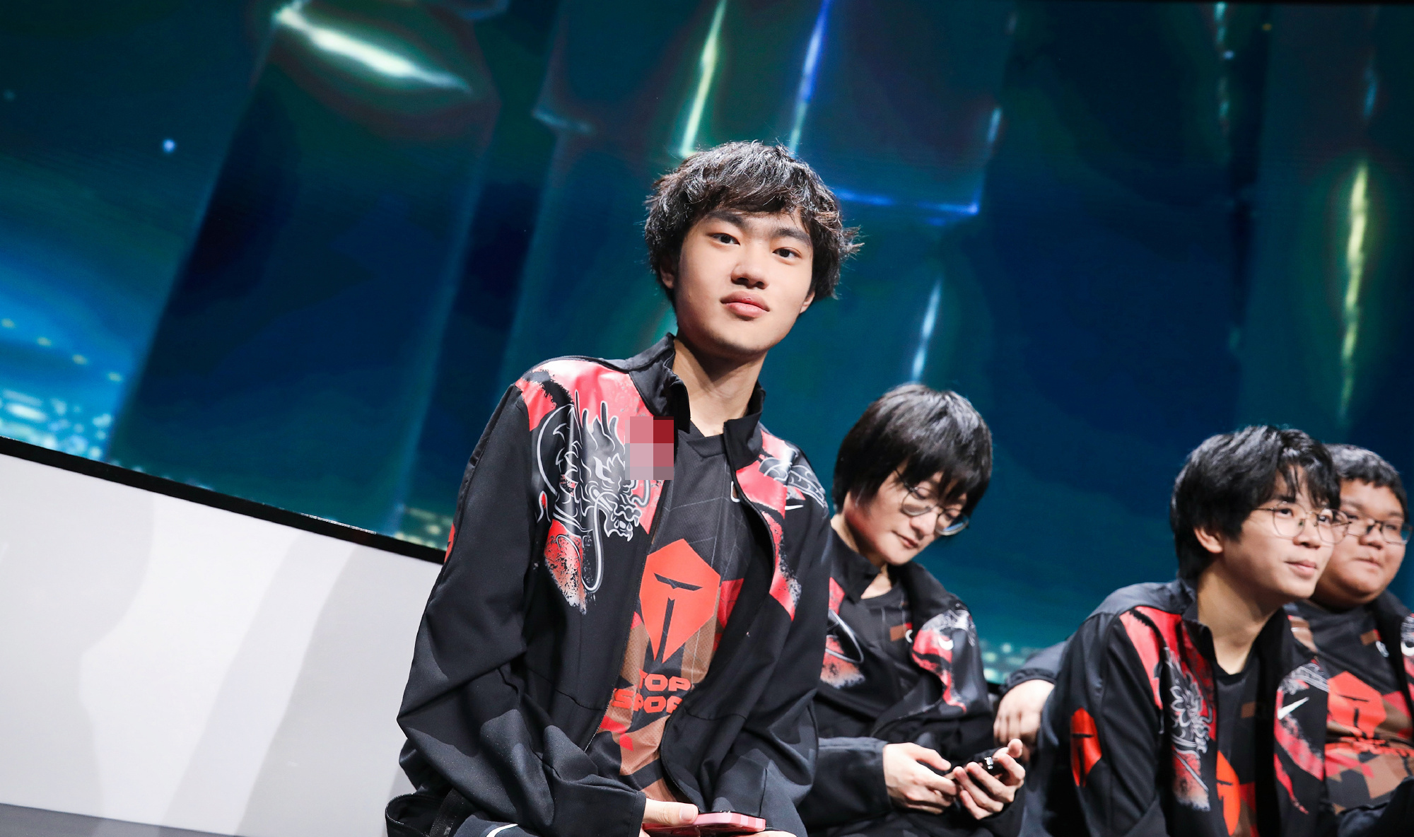 Knight và JackeyLove đều bị rơi khỏi nhóm 10 tuyển thủ giỏi nhất