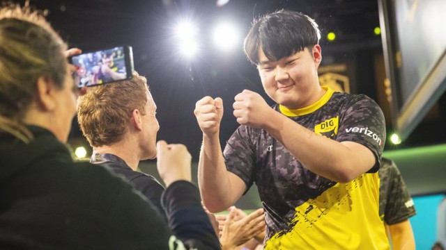 LMHT: Huni suýt chút nữa đã chuyển sang thi đấu Overwatch thay vì tới SKT - Ảnh 1.