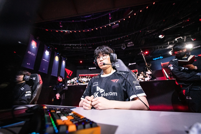 Oner tiết lộ mức phạt của T1 cho các hành vi đi trễ