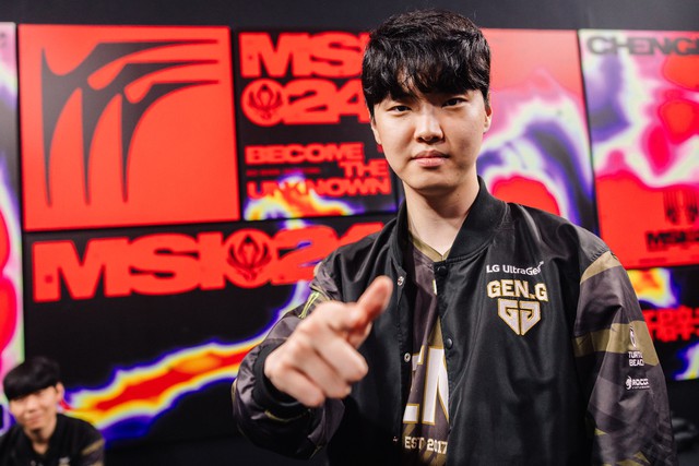 Gen.G có chiến thắng hoàn hảo trước FNC nhưng chỉ là về mặt tỉ số