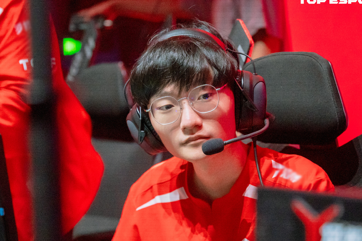 Thi đấu dưới sức khiến TES thua trận nhưng Tian vẫn được khán giả chúc mừng - Ảnh 2.