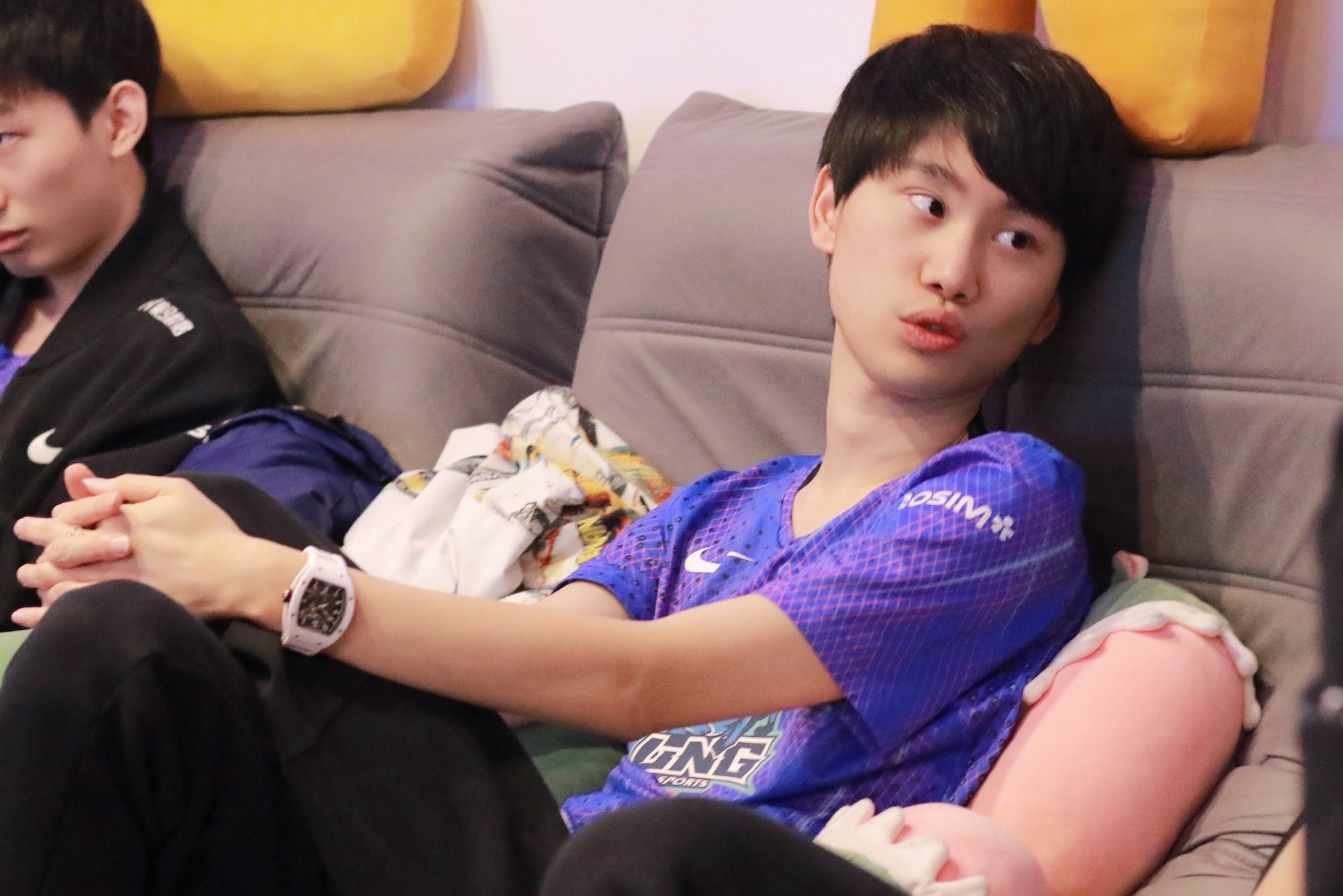 Mâu thuẫn giữa Doinb và Ale bị nghi ngờ là nguyên nhân khiến LNG thi đấu không tốt - Ảnh 2. Mâu thuẫn giữa Doinb và Ale bị nghi ngờ là nguyên nhân khiến LNG thi đấu không tốt - Ảnh 2.