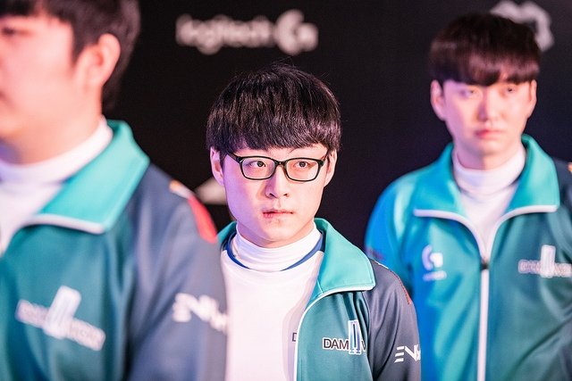 ShowMaker khẳng định: Lối chơi của anh Doinb quá khó để học hỏi - Ảnh 1.