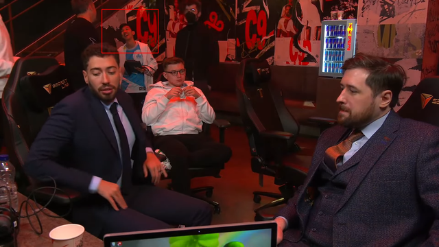 Blaber (ô đỏ) cũng là một trong những tuyển thủ bị chỉ trích dù anh đã thi đấu rất nỗ lực - nguồn: YouTube