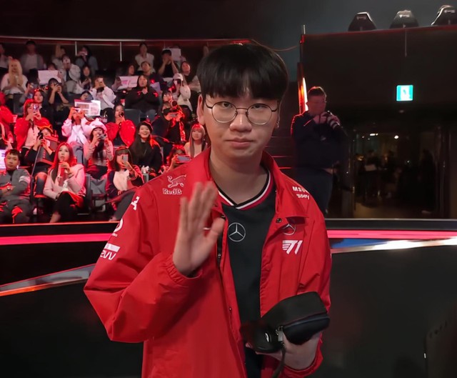 Không chỉ Smash, khán giả chỉ trích thêm một cái tên mắc lỗi nặng của T1- Ảnh 2. Không chỉ Smash, khán giả chỉ trích thêm một cái tên mắc lỗi nặng của T1- Ảnh 2.