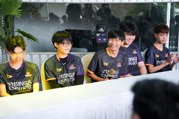 Vikings Esports chính thức ra mắt khán giả VCS, Kati gửi lời tuyên chiến đến "anh Khánh" - Ảnh 4.