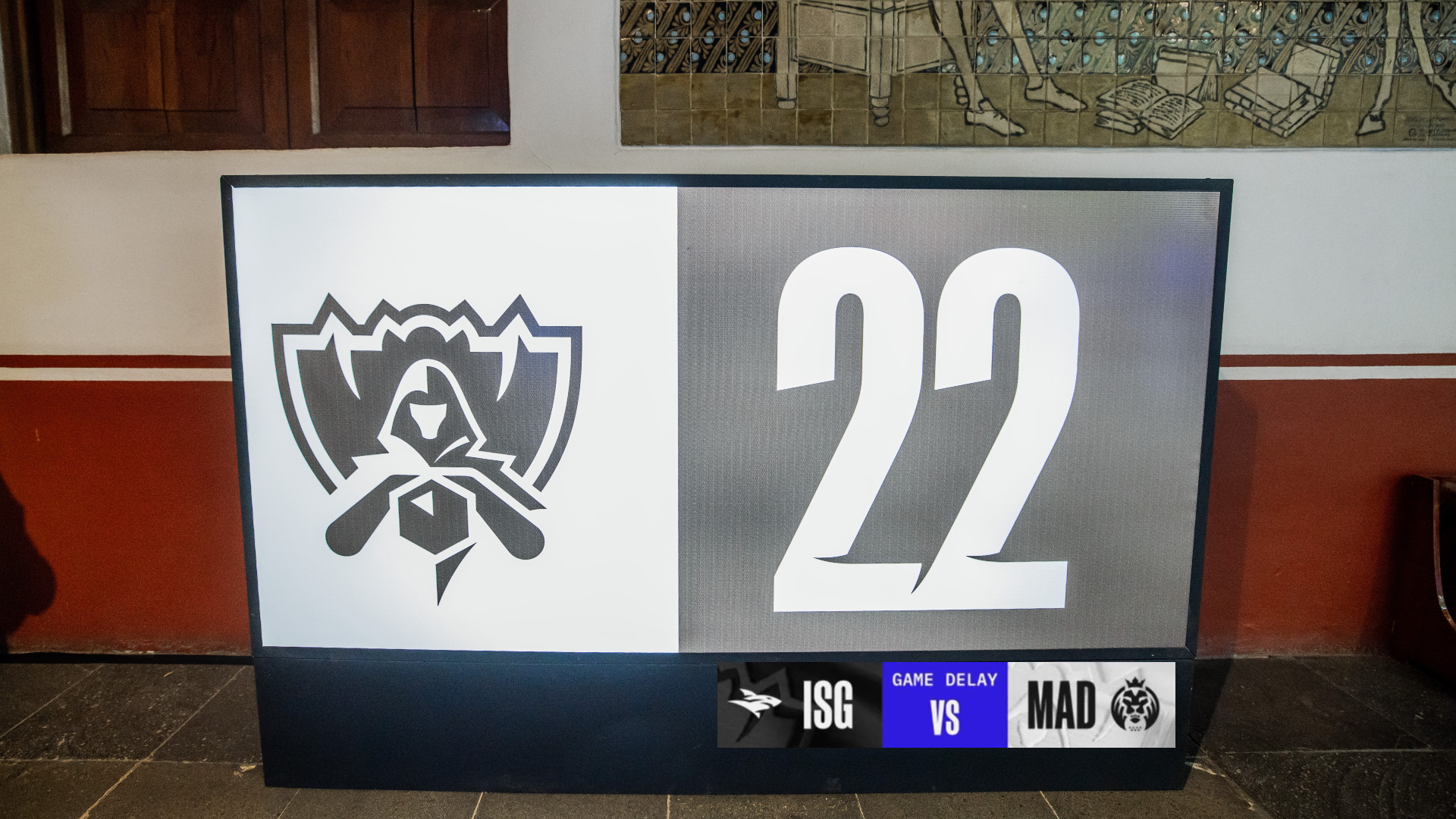 Ngay từ những trận đầu tiên của CKTG 2022 đã xảy ra sự cố khiến trận đấu bị hoãn Ngay từ những trận đầu tiên của CKTG 2022 đã xảy ra sự cố khiến trận đấu bị hoãn