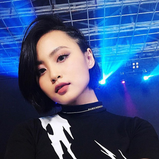 Lâu lâu đổi phong cách gợi cảm, MC Minh Nghi lại đốn tim cộng đồng game thủ - Ảnh 2.