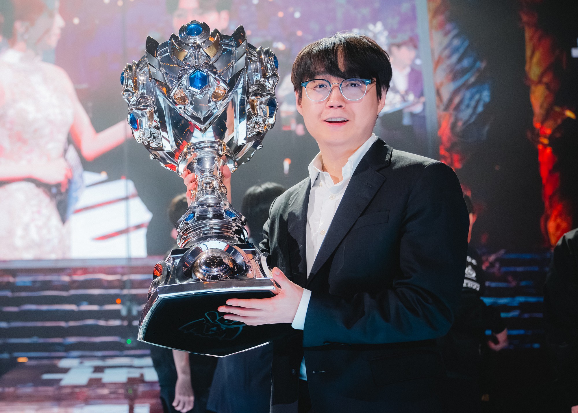 Không chỉ dàn tuyển thủ mà BHL T1 cũng lập kỷ lục lịch sử của LMHT- Ảnh 3.