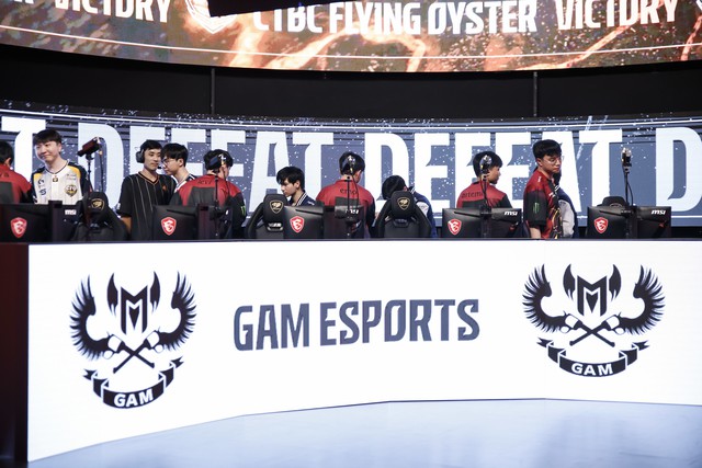 BLV Hoàng Luân bất ngờ "var" thẳng một sao GAM ngay trên kênh stream- Ảnh 3.