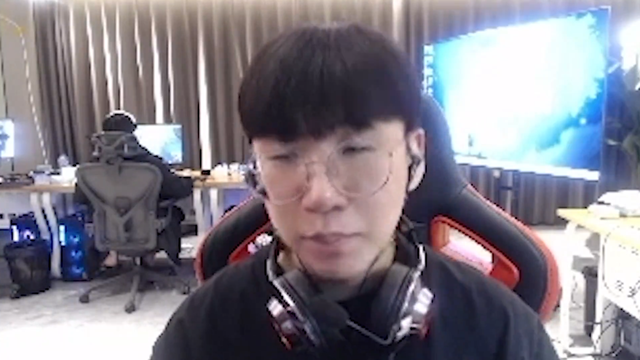 Ruler cho rằng giá vé VIP của JDG là quá đắt một cách bất hợp lý