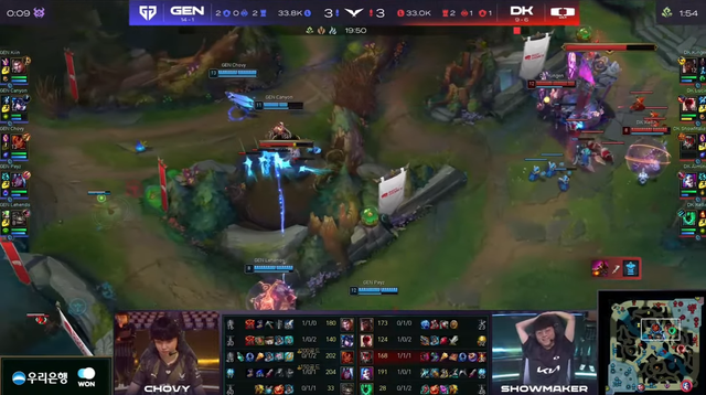 ShowMaker cũng bất lực trước màn "lái Sứ Giả" của Aiming