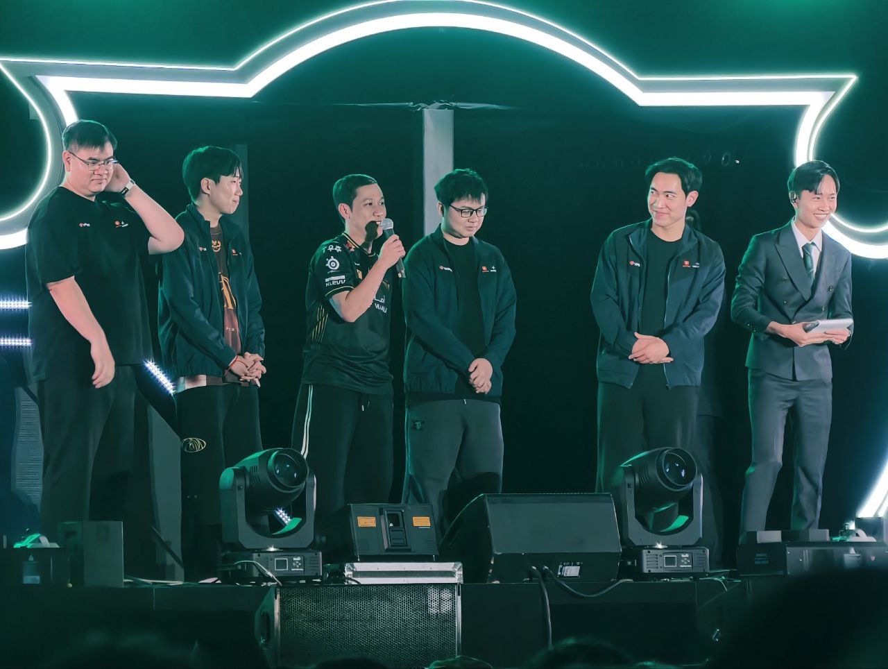 Văn Tùng cũng chính thức lên tiếng về sự kiện fanmeeting T1 ngay sau Thầy Giáo Ba- Ảnh 1.