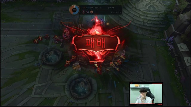 Lỗi không chừa một ai, Quỷ Vương Faker thua tức tưởi vì bugsplat vô tận làm văng game - Ảnh 4. Lỗi không chừa một ai, Quỷ Vương Faker thua tức tưởi vì bugsplat vô tận làm văng game - Ảnh 4.