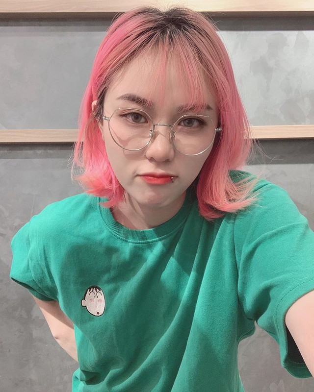 Những sao nữ LMHT ở nhà tránh dịch vẫn quậy banh nóc, thời trang ngái ngủ vẫn hút hồn đấng mày râu - Ảnh 10.