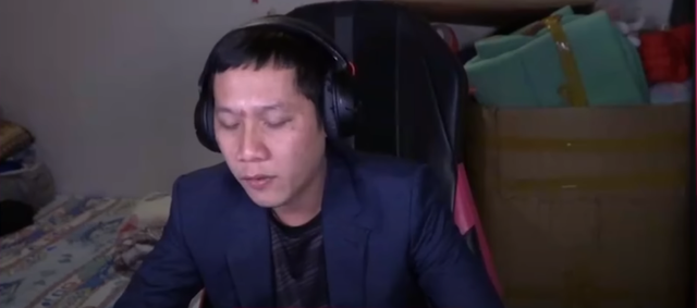 Thầy Giáo Ba từng lên tiếng tố HLV Ren vượt quyền