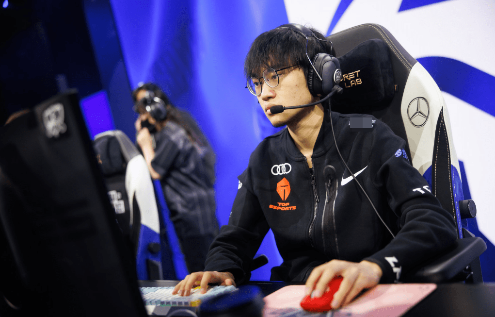 TES đã để GAM lội ngược dòng giành chiến thắng dù nắm rất nhiều lợi thế