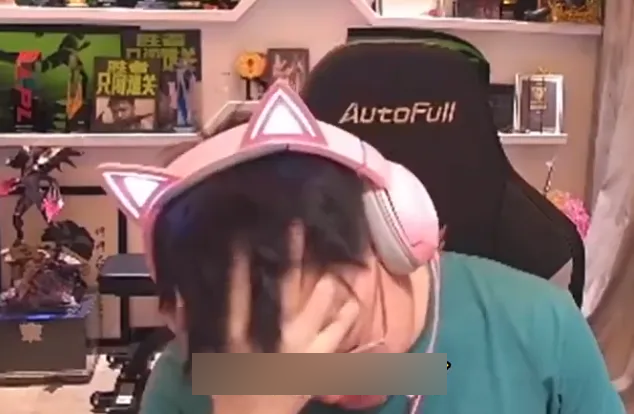 Uzi than thở tình trạng livestream ế ẩm Uzi than thở tình trạng livestream ế ẩm