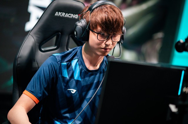 Đã xuất hiện cái tên đầu tiên góp mặt tại CKTG 2021: Đội tuyển của SofM Junior và Hans Sama - Ảnh 4. Đã xuất hiện cái tên đầu tiên góp mặt tại CKTG 2021: Đội tuyển của SofM Junior và Hans Sama - Ảnh 4.