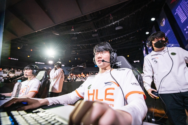 Nhiều khán giả LPL tỏ ra tiếc nuối cho Viper - nguồn: LoL Esports