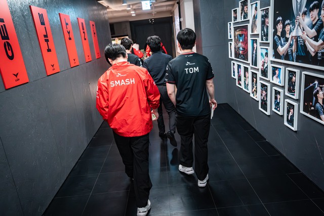 Chỉ một biểu cảm sau trận, Gumayusi khiến fan nhói lòng- Ảnh 3.