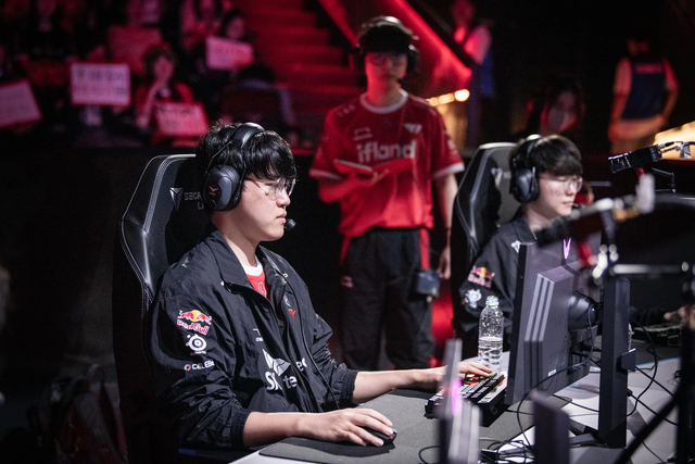 Gumayusi cũng chia sẻ việc anh bị ngất 2 lần trong thời gian gần đây