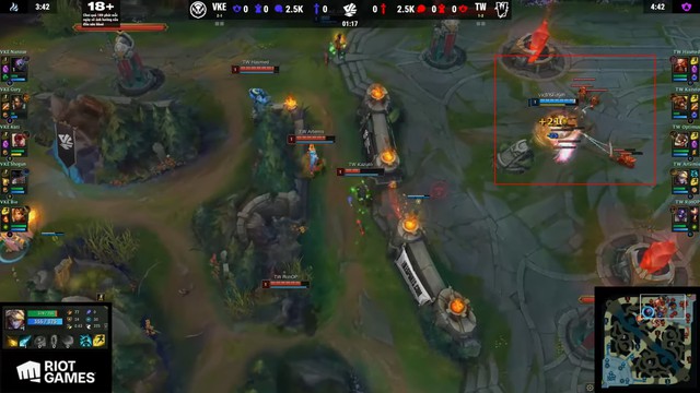 Lee Sin của Kati và Nilah của Shogun chặn lính ngay từ những phút đầu ở ngay trong nhà chính đối thủ