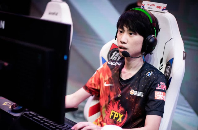 Giải mã sức mạnh của Tứ trụ LPL tại CKTG: Sân khấu của những carry siêu hạng - Ảnh 3.