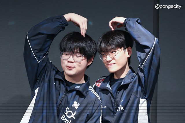 LazyFeel tiếp tục phong độ cao, T1 "nằm không cũng bị vạ lây"- Ảnh 1.