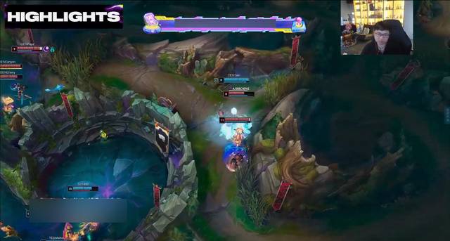 Zeus cũng từng có giai đoạn xuống phong độ và bị SofM nhận định là "đánh cho đủ tụ" nhưng Zeus cũng đã nỗ lực hết sức kể từ sau trận gặp BLG