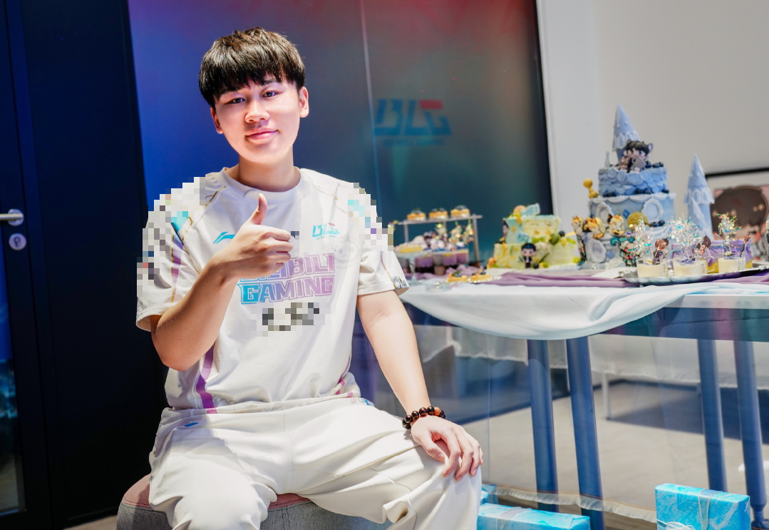 Một ngôi sao của BLG nếm 