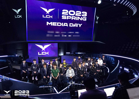 Media Day là sự kiện quen thuộc của khu vực LCK - nguồn: Twitter