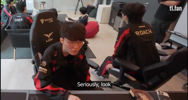 HLV của T1 còn chưa kịp nhận ra vấn đề