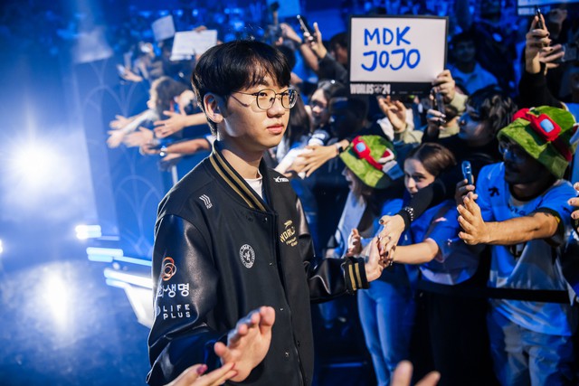 Lập thành tích lịch sử MSI, sao T1 nhận được vô vàn lời khen ngợi- Ảnh 3.