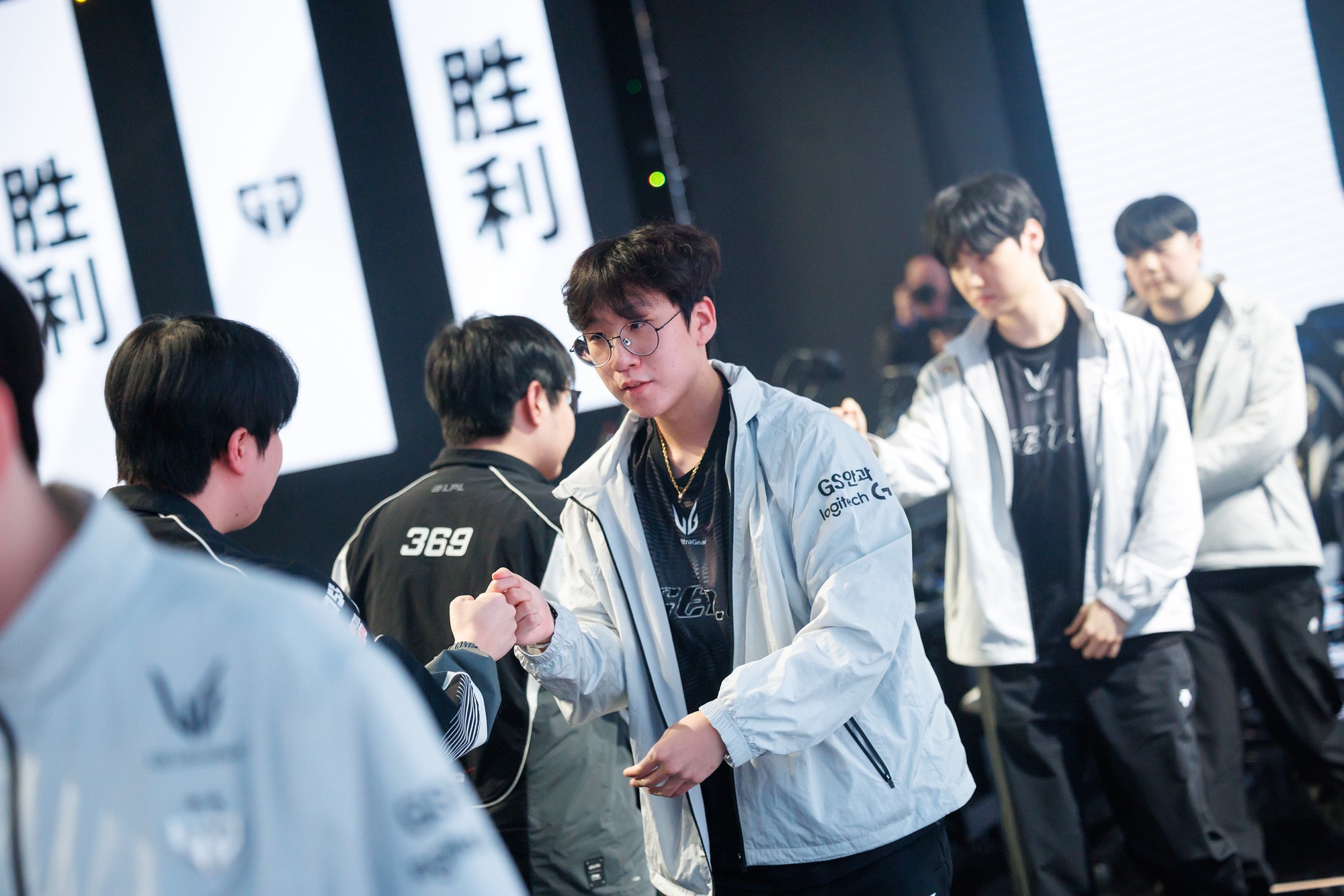 Liên tục nhắc về CKTG 2017 nhưng fan Gen.G quên một chi tiết quan trọng- Ảnh 3.