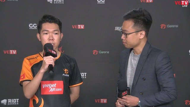 Nhất Bomman rồi - Đội bóng yêu thích vừa vô địch quốc gia sau 30 năm, lại còn được bạn gái sủi việc đi hẹn hò - Ảnh 1.