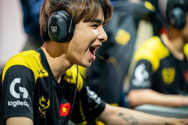 Ngày ấy - Bây giờ: “Sớm nở tối tàn”, Zeros trượt dài trong khủng hoảng, án phạt và những chỉ trích - Ảnh 14. Ngày ấy - Bây giờ: “Sớm nở tối tàn”, Zeros trượt dài trong khủng hoảng, án phạt và những chỉ trích - Ảnh 14.