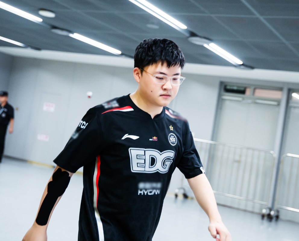 EDG sẽ cải tổ cực mạnh đội hình, bắt đầu bằng loạt "bom tấn" chuyển nhượng - Ảnh 1.