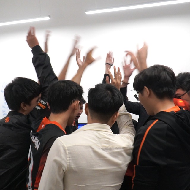 Team Flash công khai luôn mức lương cho các tuyển thủ trong bài đăng tuyển dụng của mình