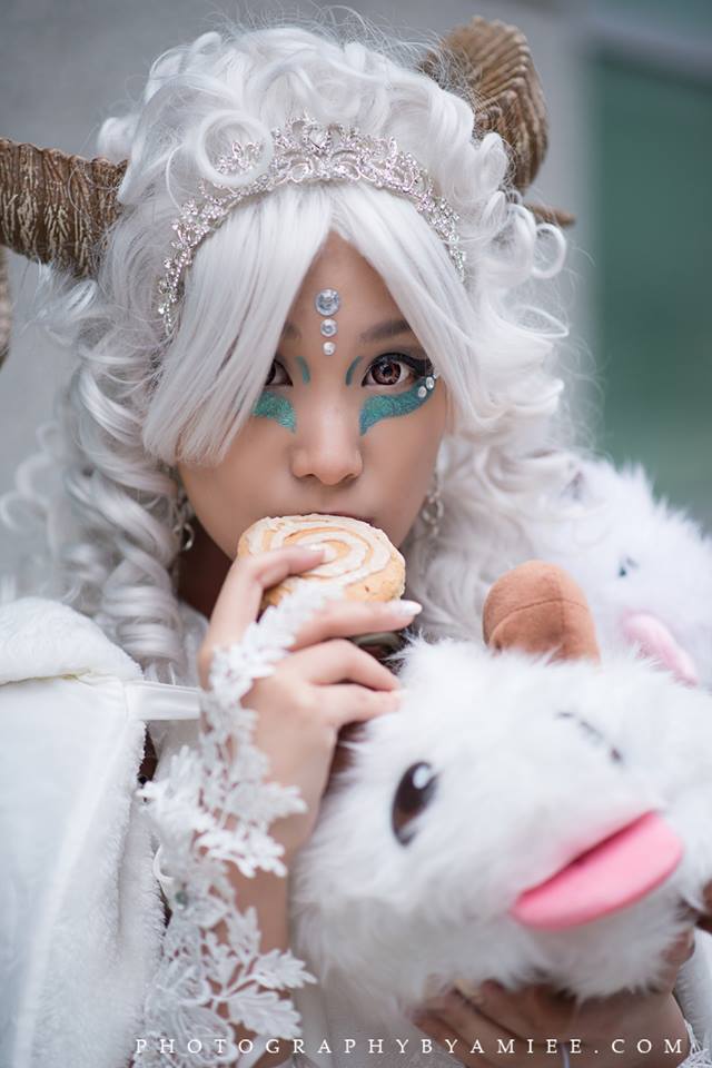 Quá đam mê LMHT, một nữ game thủ quyết định dùng bánh Baron phiên bản nặng hơn 45kg làm bánh cưới - Ảnh 13.