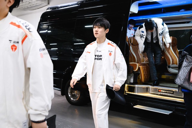 Lập thành tích bất bại nhưng một đội LPL khiến chính fan khu vực phải lo sợ- Ảnh 1.