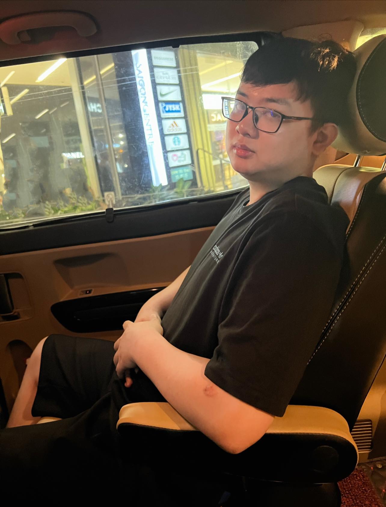 SofM chính thức ‘thất nghiệp’ khi thông báo tạm ngừng thi đấu chuyên nghiệp để nghỉ ngơi - Ảnh 2. SofM chính thức ‘thất nghiệp’ khi thông báo tạm ngừng thi đấu chuyên nghiệp để nghỉ ngơi - Ảnh 2.