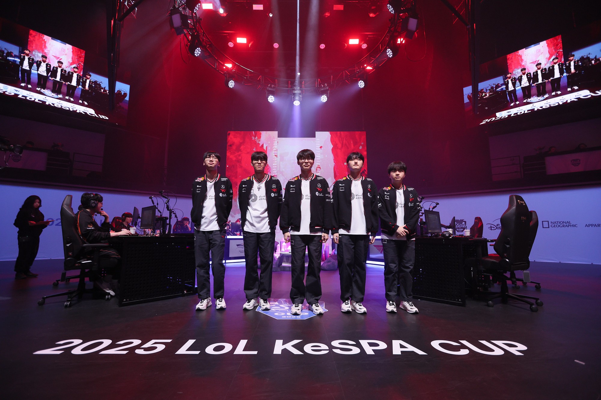 Mùa giải mới chưa bắt đầu nhưng không ít fan T1 đã nghĩ đến chiến tích "không tưởng"- Ảnh 1.