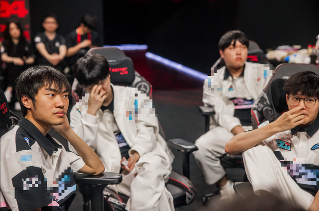 Cựu vương CKTG “xát muối” fan LPL khi giải đấu tiếp tục rơi vào cảnh “tụt dốc không phanh”- Ảnh 4.